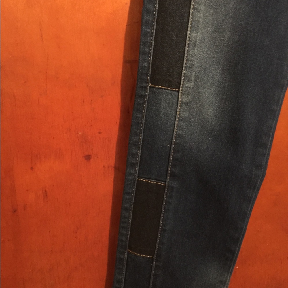 Jeans - Picture 5 of 9
